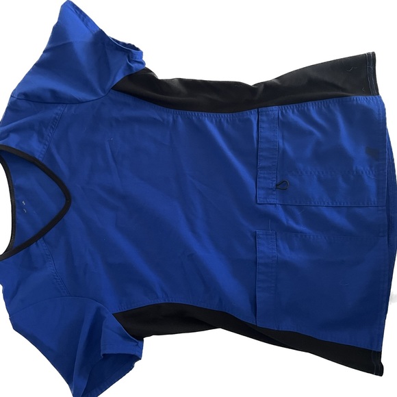 Women’s small Scrub Tops x 5 - Picture 13 of 15